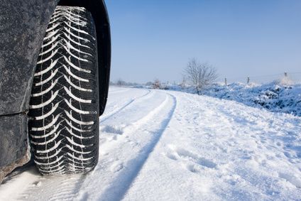 Snow tyre on track