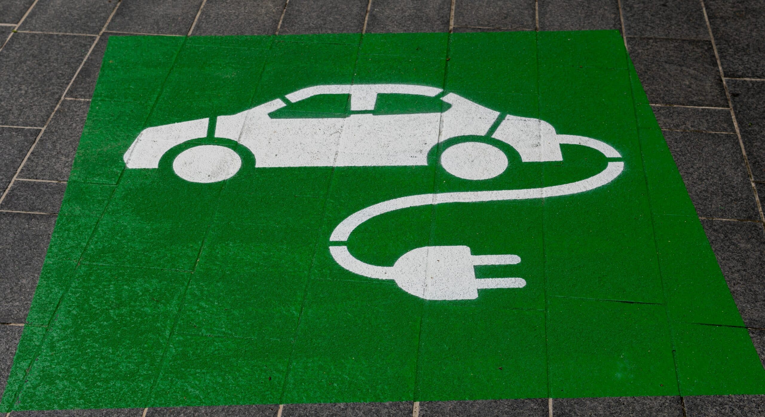 Quel est le quota de véhicules électriques en entreprise ?
